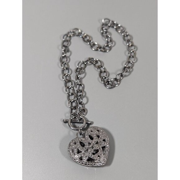 Retro Puffy Heart Open Metal Work Toggle Necklace Gray Metallic 18" - Picture 3 of 8